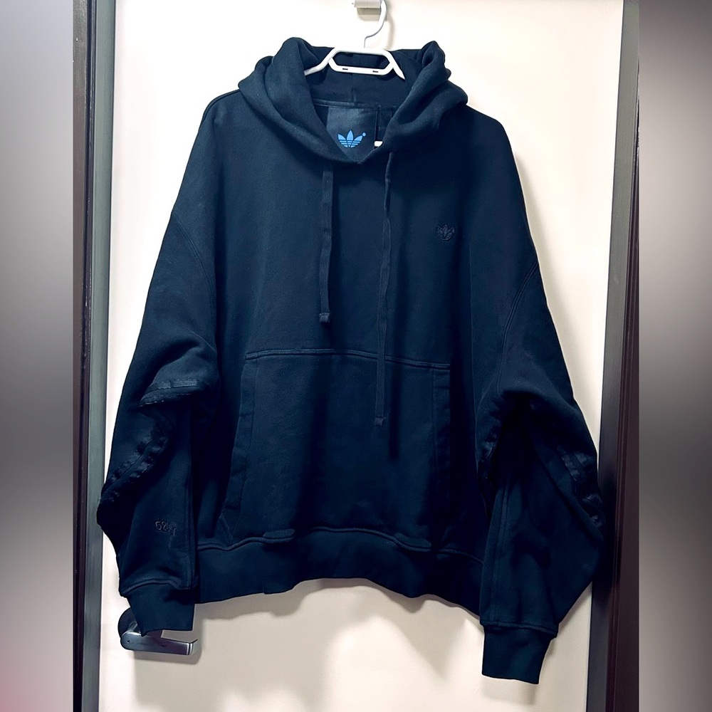 Adidas Black Sweatshirt Pullover Hoodie 💯 % cotton. Thick material & heavy.